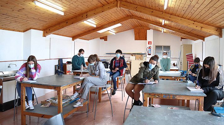  - Los alumnos participantes conocerán y divulgarán los proyectos científicos