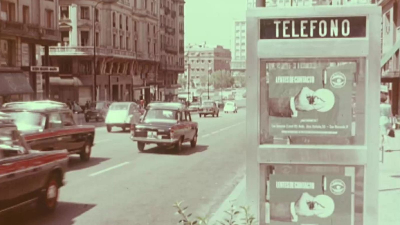 Cabinas telefónicas: reinventarse o morir- RTVE.es | Ver