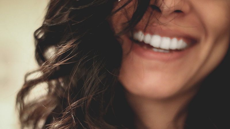 Flash Moda - Cómo la forma de caminar afecta a nuestra sonrisa