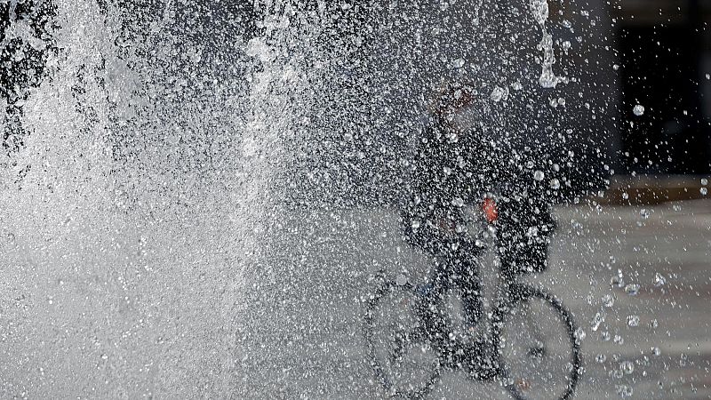Intervalos de viento fuerte en Pirineos, Ampurdán, bajo Ebro y Menorca - Ver ahora