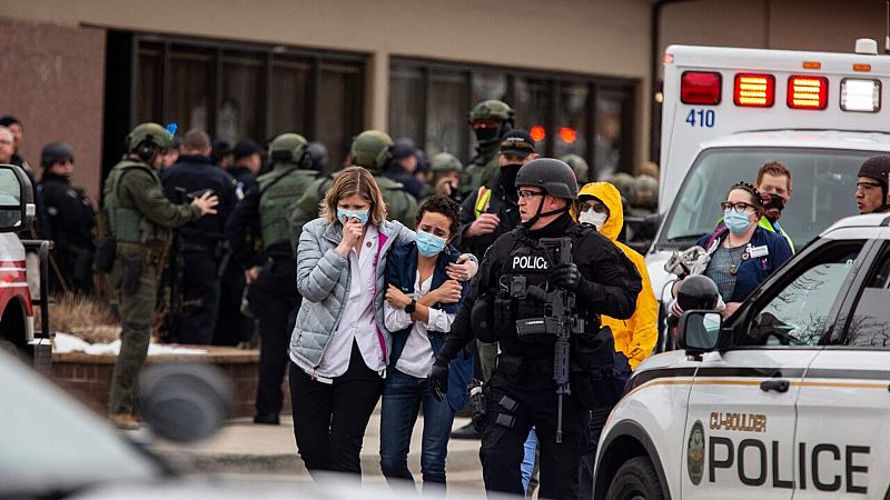 Mueren diez personas en un tiroteo en un supermercado de Colorado