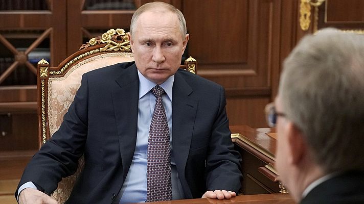 Telediario 1 - Putin se vacuna contra la COVID-19 pero evita las imágenes del momento