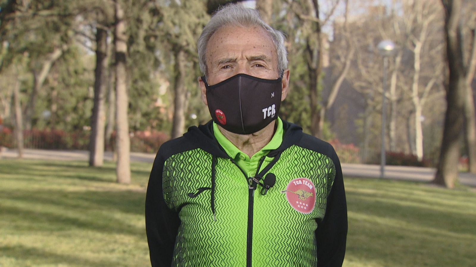 Manuel Alonso bate el récord del mundo de 800 m 'indoor' | Ver