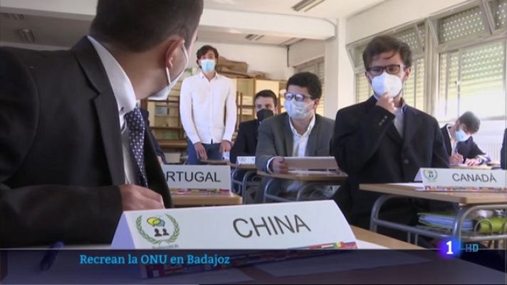 Noticias de Extremadura - Recrean la ONU en Badajoz