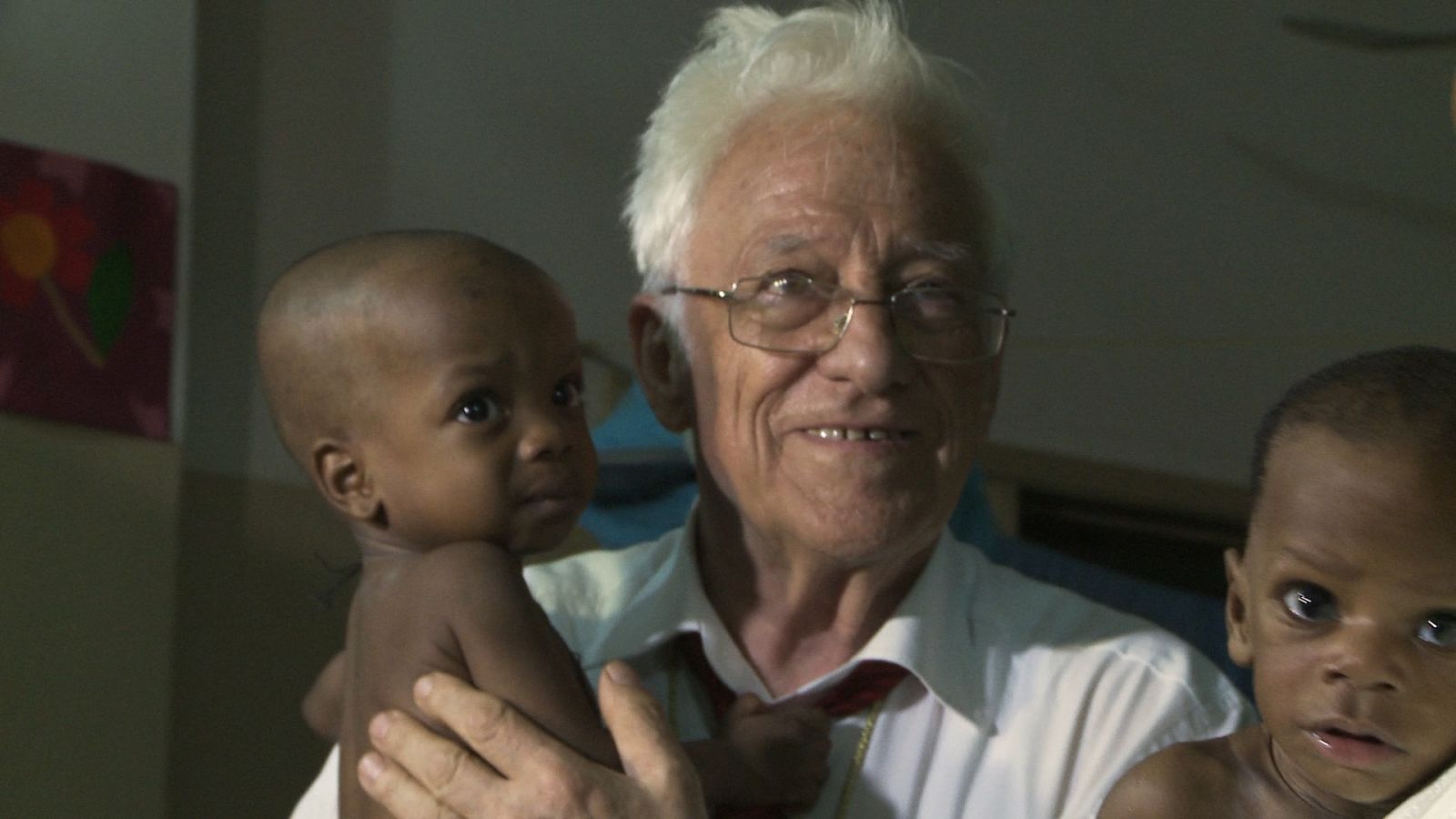 Somos documentales - La fuerza de la mariposa: el padre Ángel - ver ahora