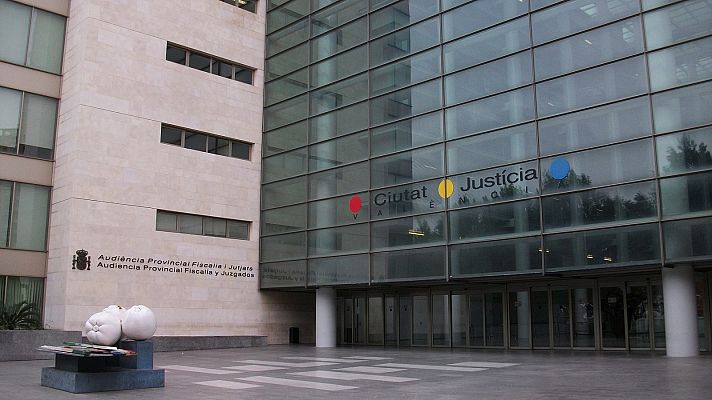 Telediario 1 - Solicitan una reforma para que menores y adultos sean juzgados ante un mismo hecho por el mismo tribunal