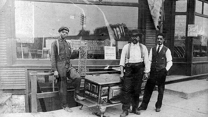 Telediario 1 - Una localidad estadounidense indemnizará a la población negra con 10 millones de dólares