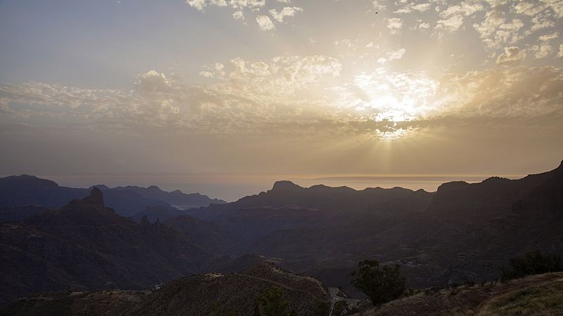 En Canarias, calima e intervalos de viento fuerte - Ver ahora