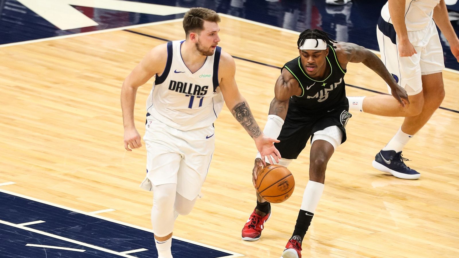 Los Wolves de Rubio y Juancho no pueden con Dallas | Ver