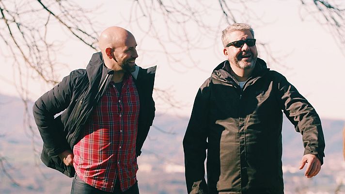 Dos parejas y un destino - Gonzalo Miró y el Irrintzi o grito típico vasco