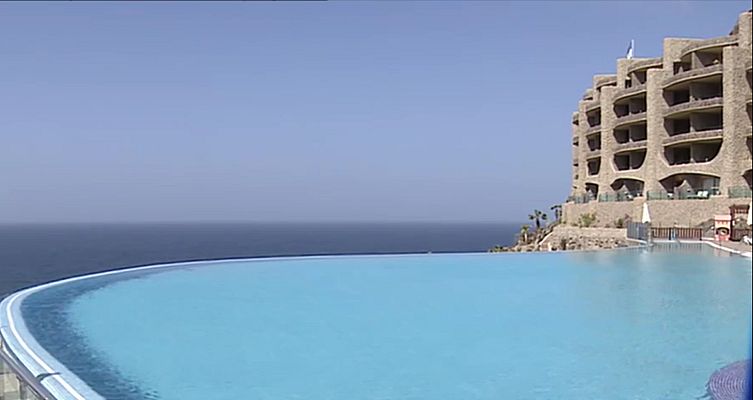 Telediario 1 - Playas vacías en Valencia y pocos turistas en Canarias