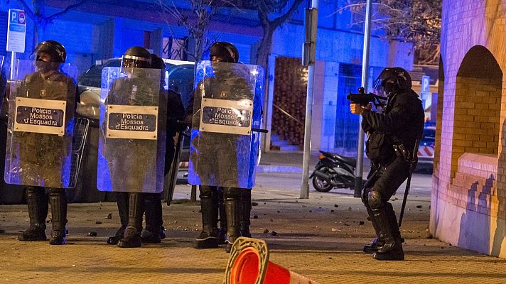 Telediario 1 - Las balas de foam, una de las herramientas autorizadas en España para preservar el orden público