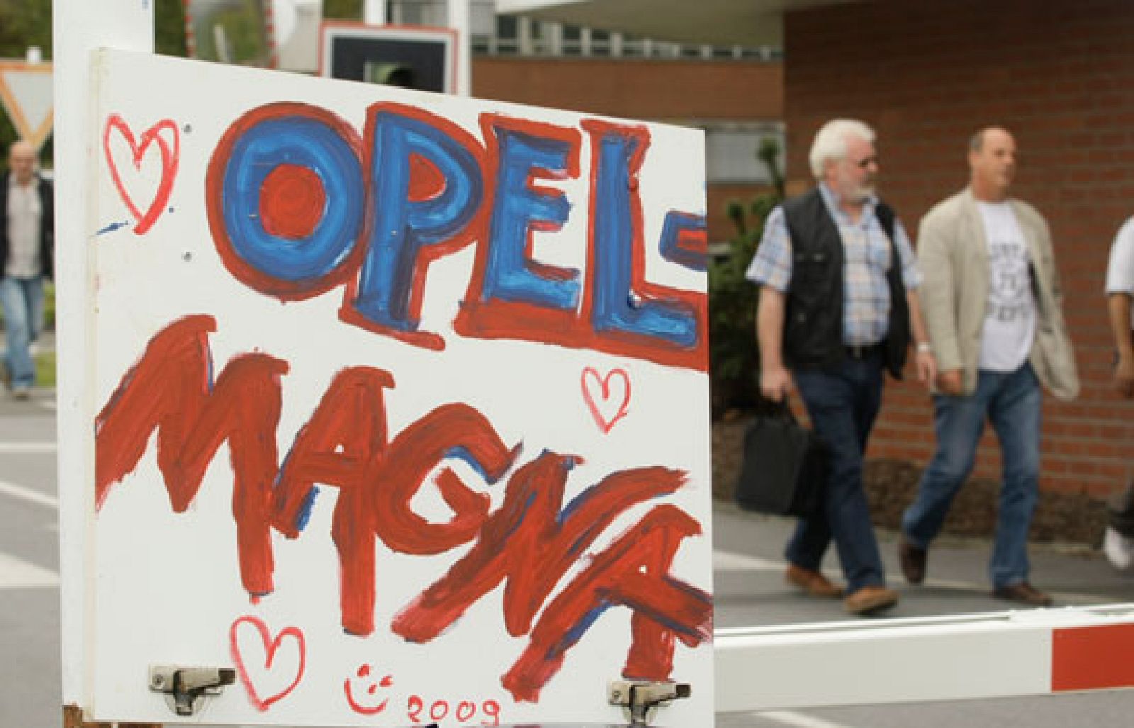 General Motors vende más de la mitad de su filial Opel a la compañía canadiense Magna | Ver