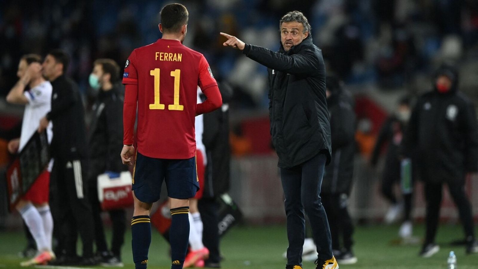 Luis Enrique no da con el once de la selección española | Ver