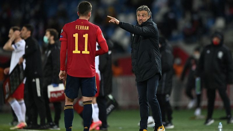 Luis Enrique no da con el once de la selección española | Ver