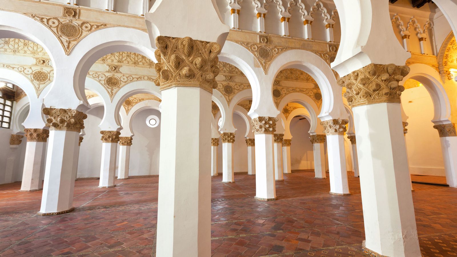 Documenta2 - Monumentos sagrados: Del templo a las sinagogas. Ausencia y presencia - ver ahora