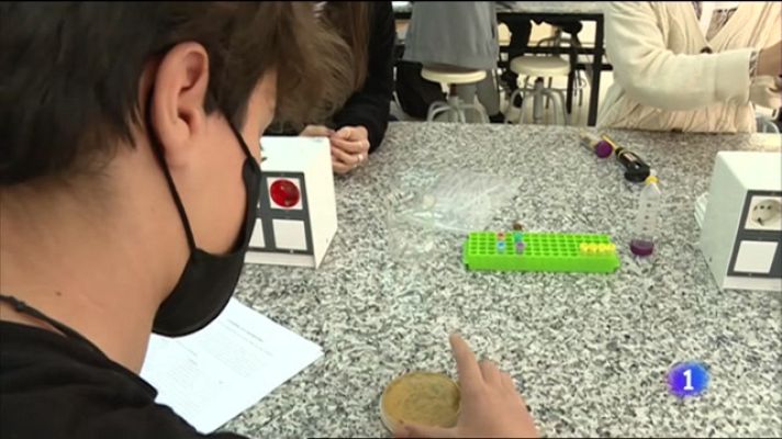 L'informatiu - Comunitat Valenciana - Un proyecto para despertar vocaciones científicas