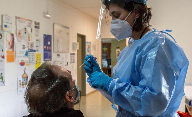 Telediario 1 - Simón confía en que España pueda evitar la cuarta ola