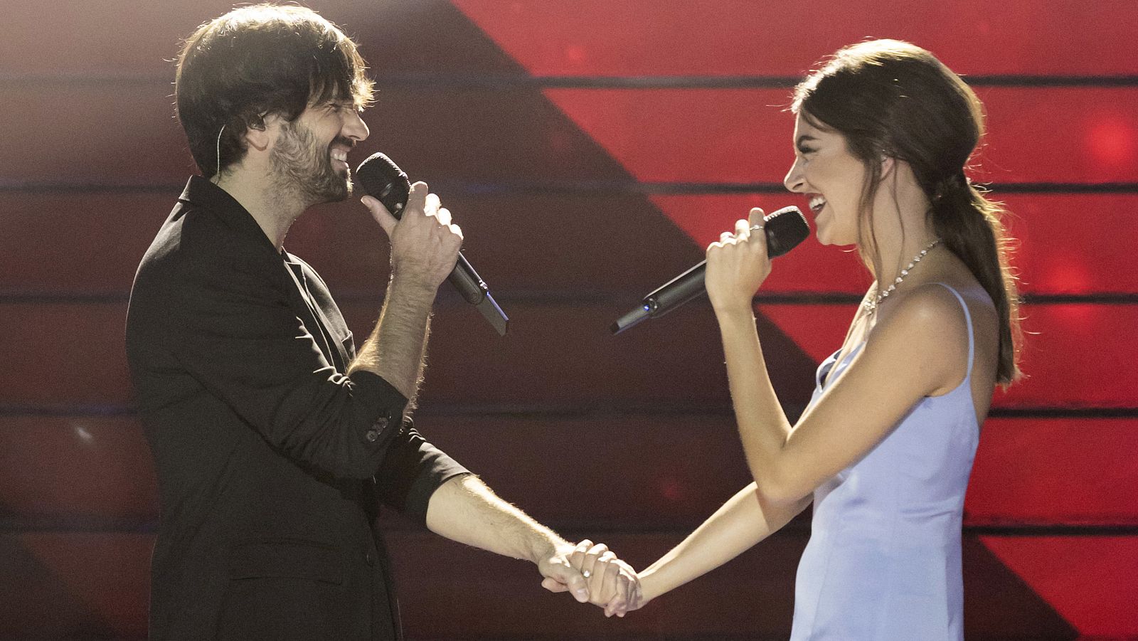 Ana Guerra y David Otero emocionan en Prodigios | Ver