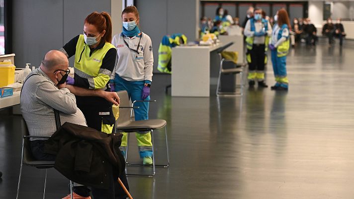 Telediario 1 - Sin vacunación de momento para los que tienen entre 66 y 79 años