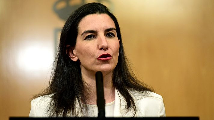 Informativo 24h - Monasterio critica la imagen de las nuevas ministras: "Sánchez utiliza a las mujeres como floreros"