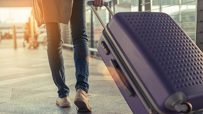 Telediario 1 - El turismo nacional salva la Semana Santa en la costa y en entornos rurales