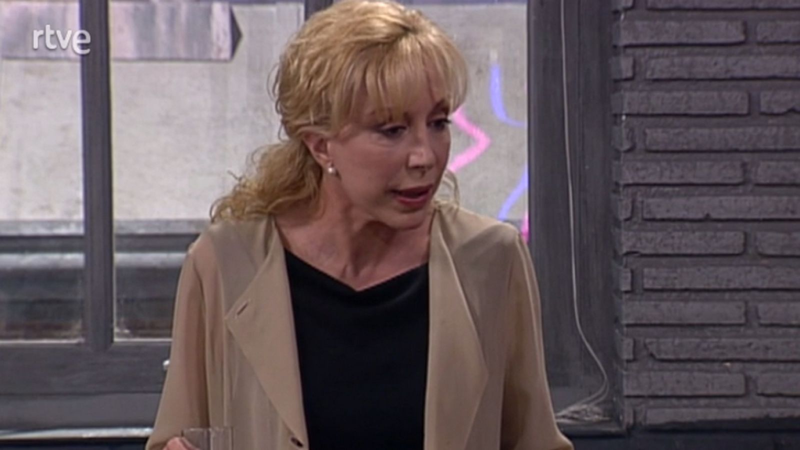 Estudio 1 - Las amargas lágrimas de Petra von Kant - Estudio 1 | Ver