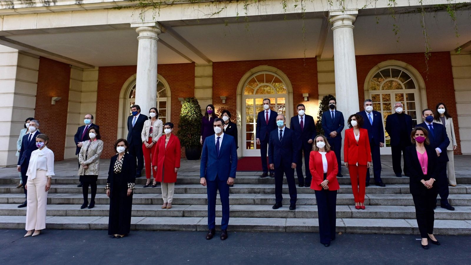 Sánchez estrena foto de familia del Gobierno con Belarra en lugar de Iglesias