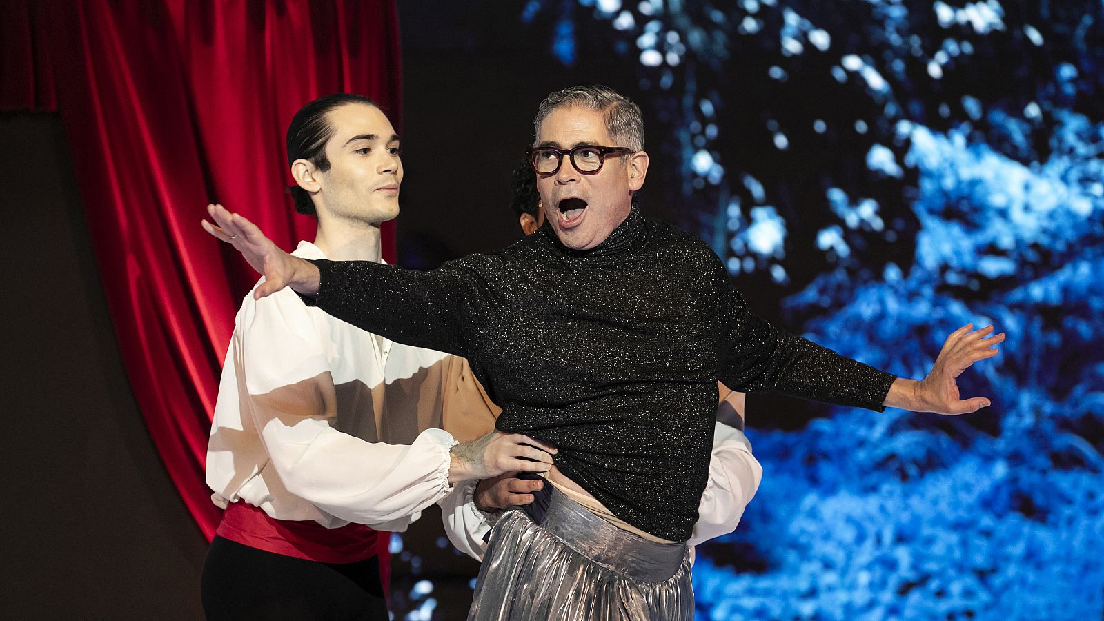 Boris no puede resistirse a mostrar sus habilidades en Prodigios | Ver