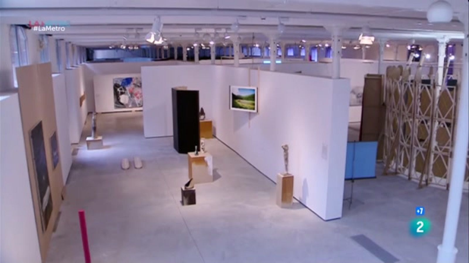 Creadors i artistes s'instal·len en naus industrials de l'Hospitalet