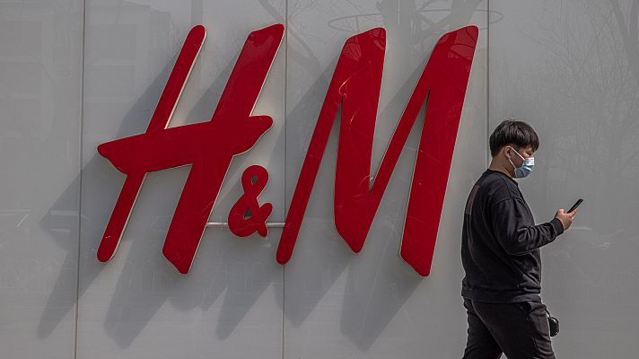 Telediario 1 - H&M cerrará 30 tiendas en España y plantea un ERE para más de 1.000 trabajadores