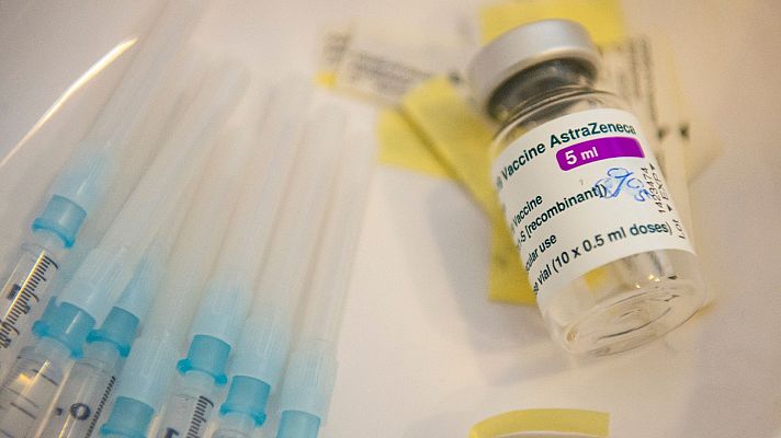 Telediario 1 - Crecen las dudas sobre AstraZeneca: ¿se debe seguir con la vacuna?