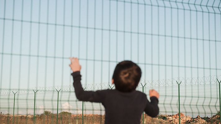 La hora de La 1 - Un niño pide ayuda tras ser abandonado en el desierto