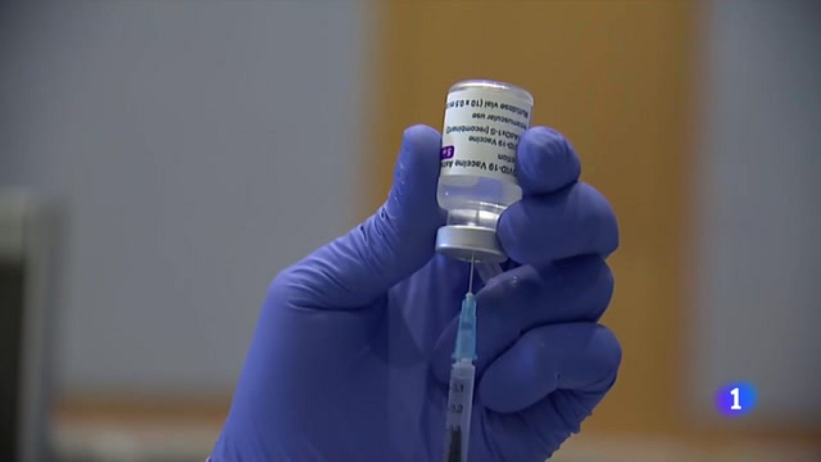 Canarias anula 14.000 citas para vacunar con AstraZéneca