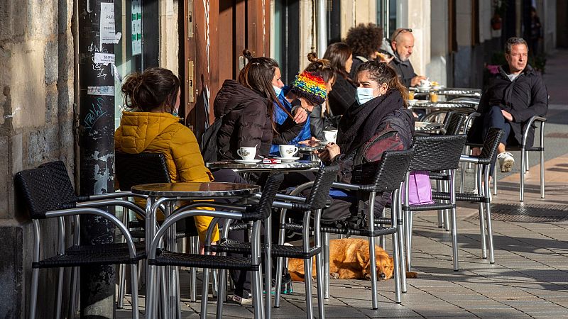 La incidencia acumulada crece un 30% y la pandemia avanza en casi toda España tras Semana Santa