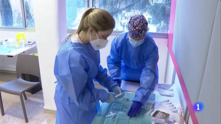 L'Informatiu - Salut prioritza acabar de vacunar la població d'entre 60 i 65 anys