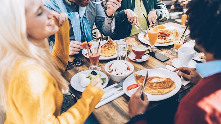 Telediario 1 - El 'drunch' gana adeptos para adaptarse a las restricciones