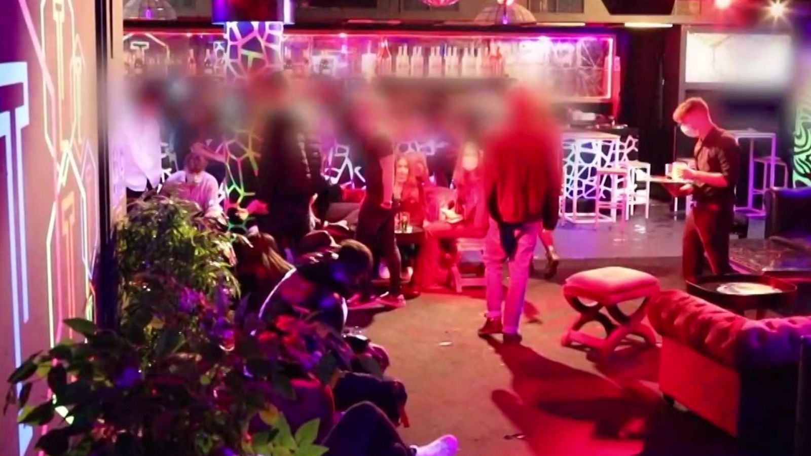 Las fiestas ilegales alimentan la cuarta ola en España | Ver