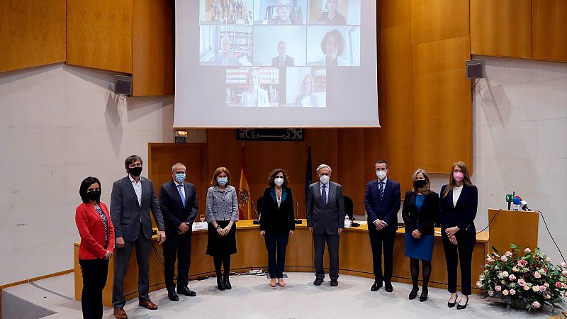 Hacienda presenta a sus expertos para mejorar la recaudación fiscal | Ver