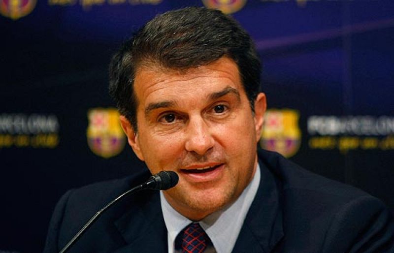 Horas antes del partido de Champions entre Inter de Milán y Barcelona, el presidente culé, Joan Laporta, ha elogiado al camerunés Samuel Eto'o, al que ve muy motivado.