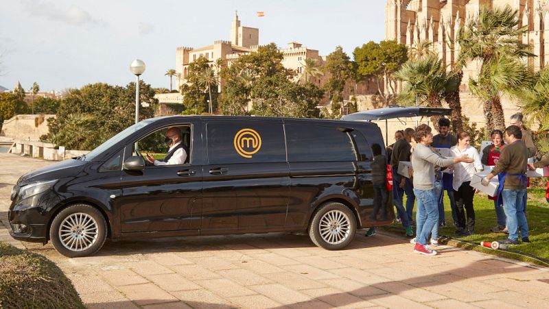 Un reparto de alimentos muy solidario | Ver