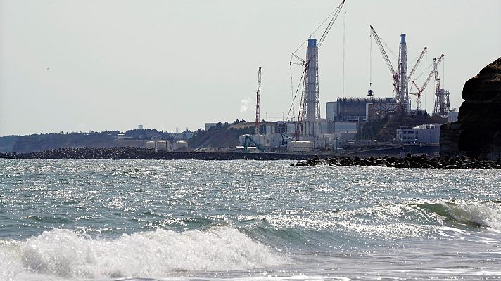 Telediario 1 - Japón decide verter al Pacífico el agua procesada de la central nuclear de Fukushima