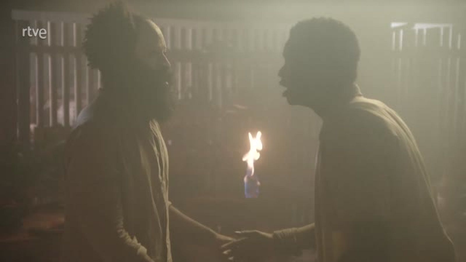 El incendio en la fábrica casi mata a Mabalè