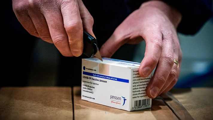 Telediario 1 - Janssen retrasa el lanzamiento de su vacuna en Europa