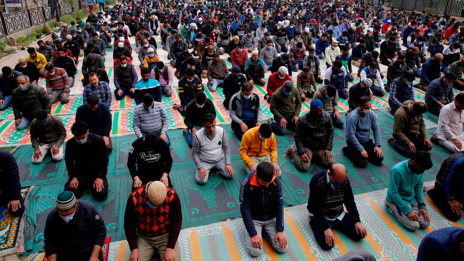 Segundo Ramadán en pandemia: toques de queda y se limitan las reuniones familiares