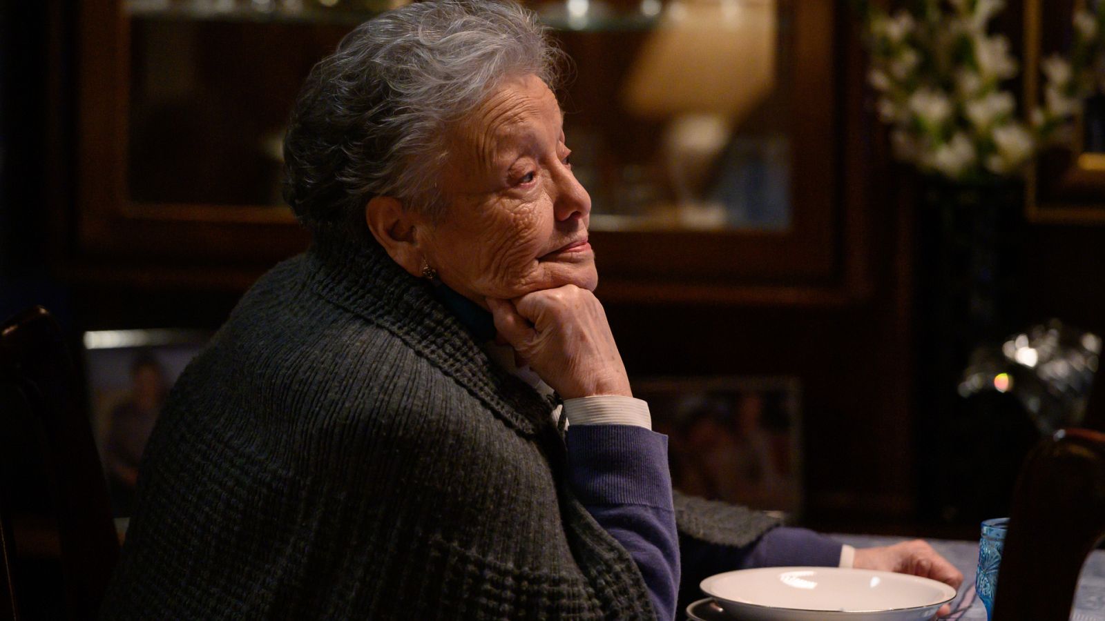 Herminia no está tan sorda como quiere hacer creer