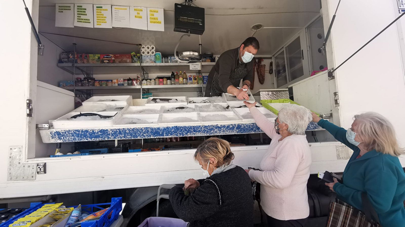 España Directo - Atlas de lo pequeño: esta es la historia de una pescadería ambulante