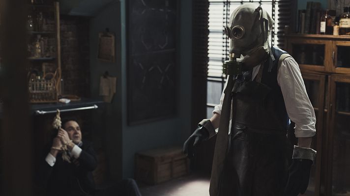 Acacias 38 - Mejores momentos de la semana: Rodrigo incendia el laboratorio con Aurelio dentro