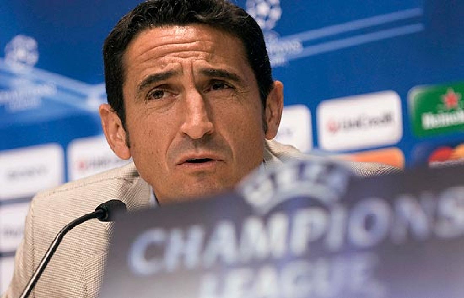 El Sevilla debuta este miércoles en Champions ante el Unirea Urziceni, el campeón de la liga rumana. El conjunto de Manolo Jiménez vuelve a estar entre los grandes de Europa.