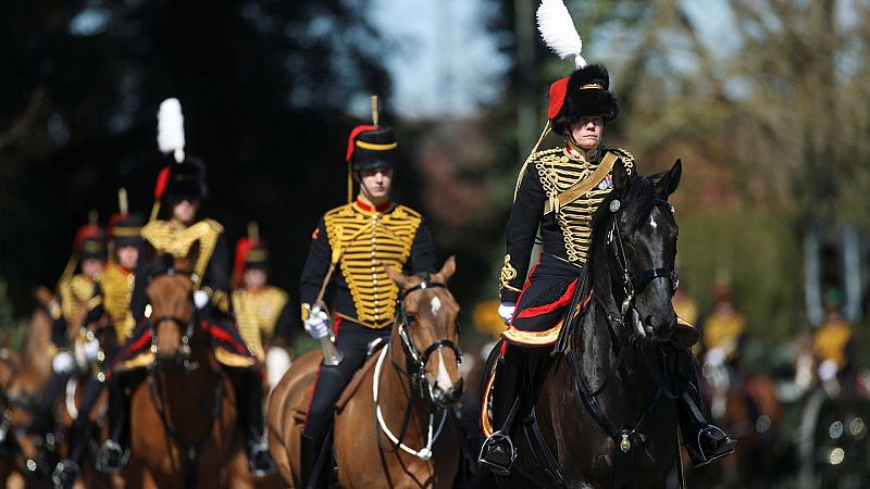 La familia real británica despide al duque de Edimburgo